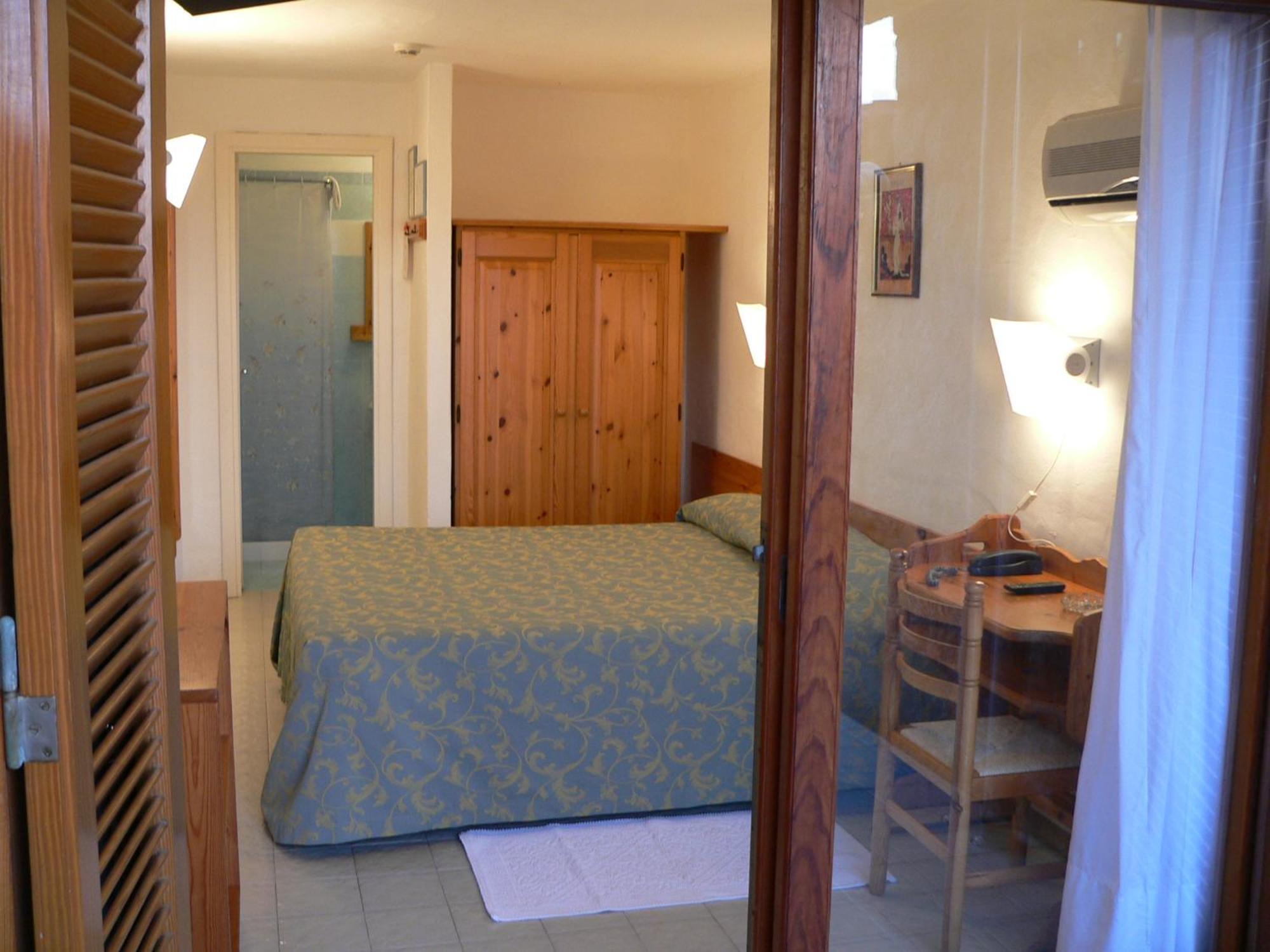 Hotel Olimpia Baja Sardinia Extérieur photo